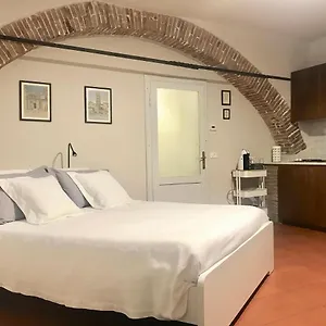 la-casa-nel-vicolo.it-tuscanyhotel.com/