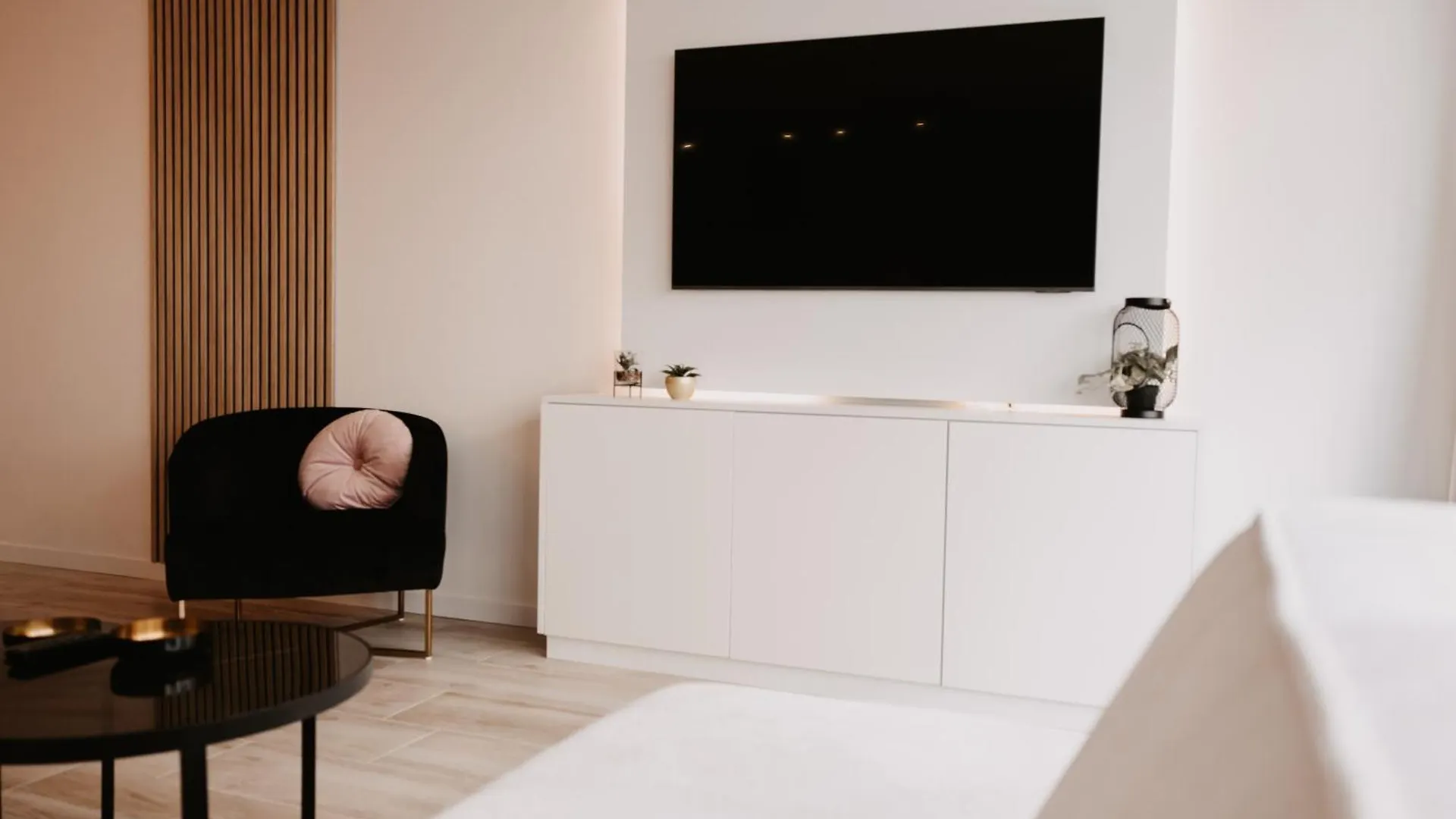 Ostend Centre Bayview Apartment + Free Parking 0*,
